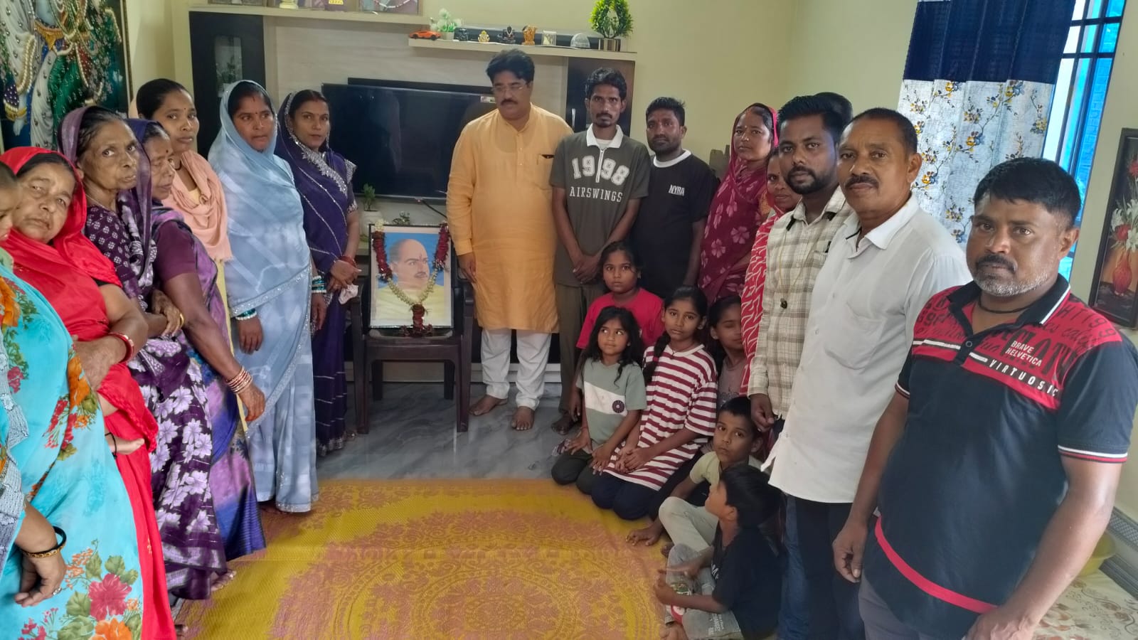 मकेश्वर वार्ड में गूंजी ‘मन की बात’, जनसंघ के संस्थापक डॉ. श्यामा प्रसाद मुखर्जी को दी गई श्रद्धांजलि